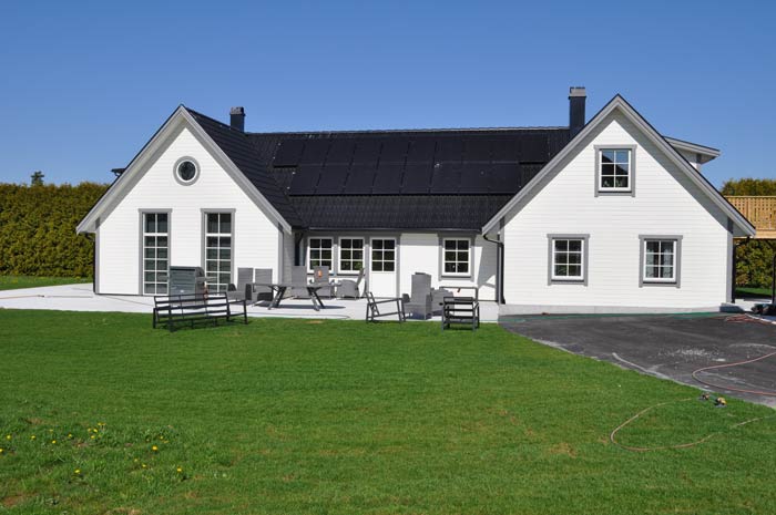 Nybyggd villa, ljus och fräsh framifrån